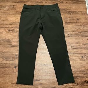 Public Rec Workday Olive Green Pants Size 33x30 Straight Leg Stretch Six Pockets